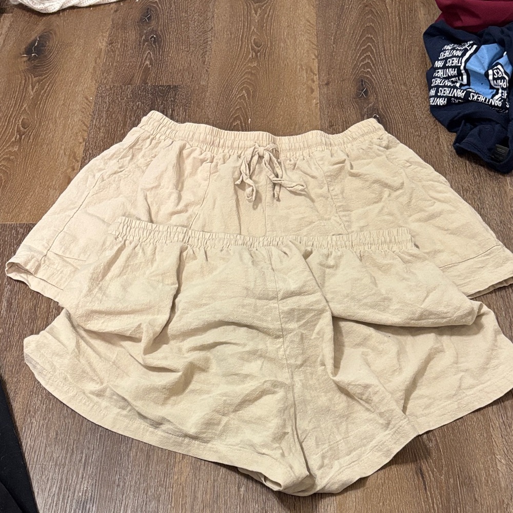 SHEIN High Waist Cream Shorts